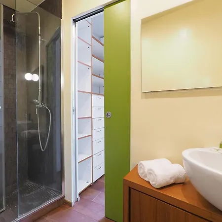 Contempora - Spacious 1 Bedroom & 2 Baths - Sant'Ambrogio * מילאנו