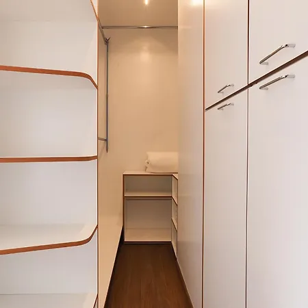Contempora - Spacious 1 Bedroom & 2 Baths - Sant'Ambrogio דירה *